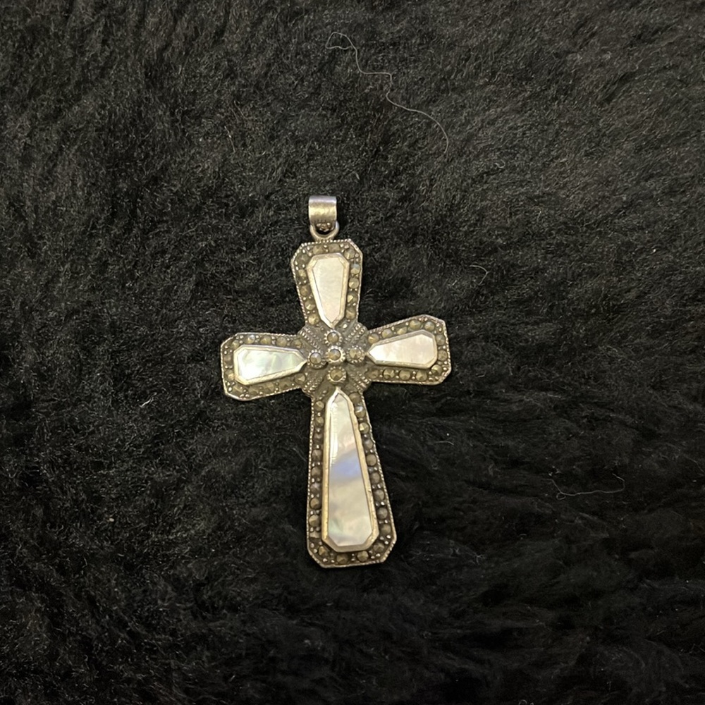 Mother of Pearl & 925 Stamped Sterling Silver Cross - Picture 14 of 17